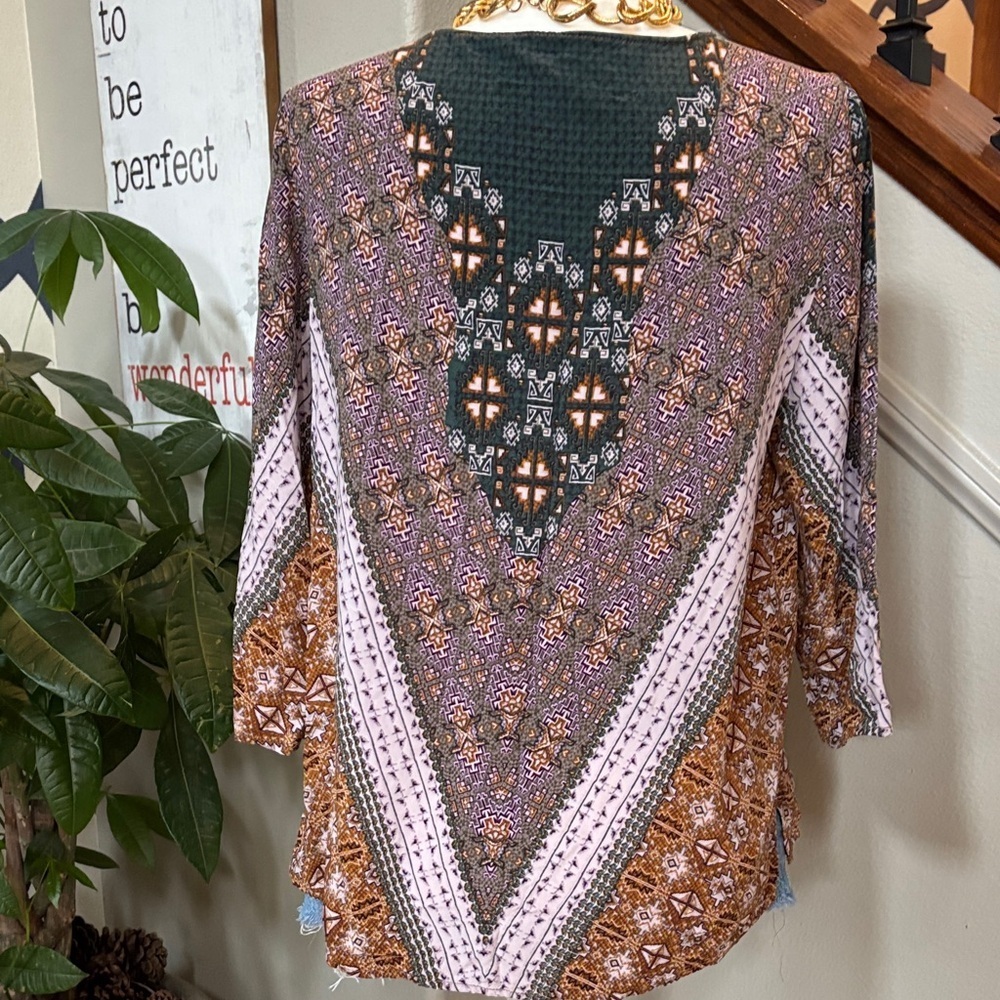 Bohemian V-Neck Patterned Top 🤩 - Picture 6 of 10